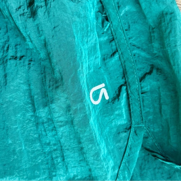 GapFit G Sprint Running Shorts Crinkle Jade Stone Green Size M | 3" High Rise - Picture 8 of 12